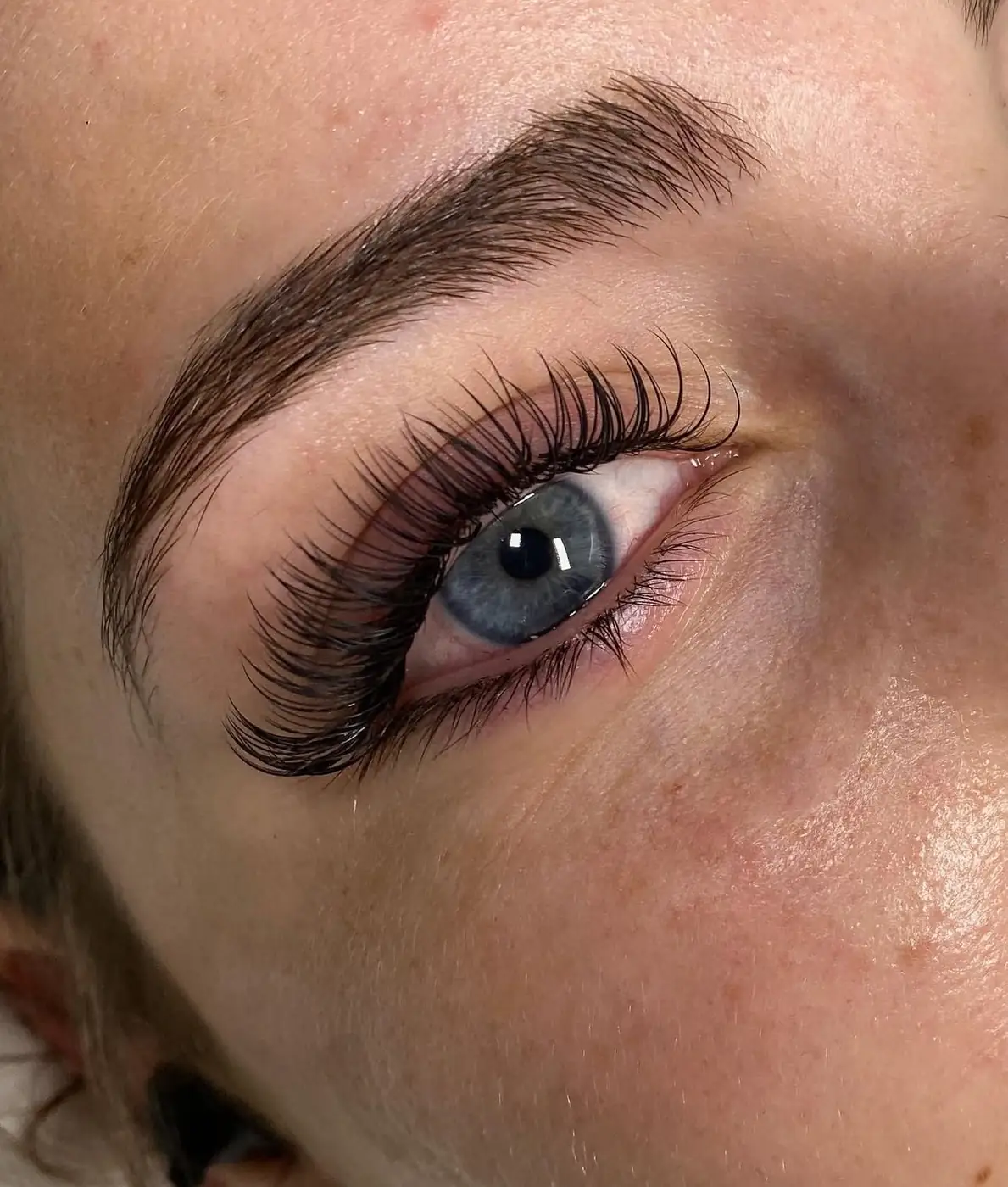 Classic lash detail